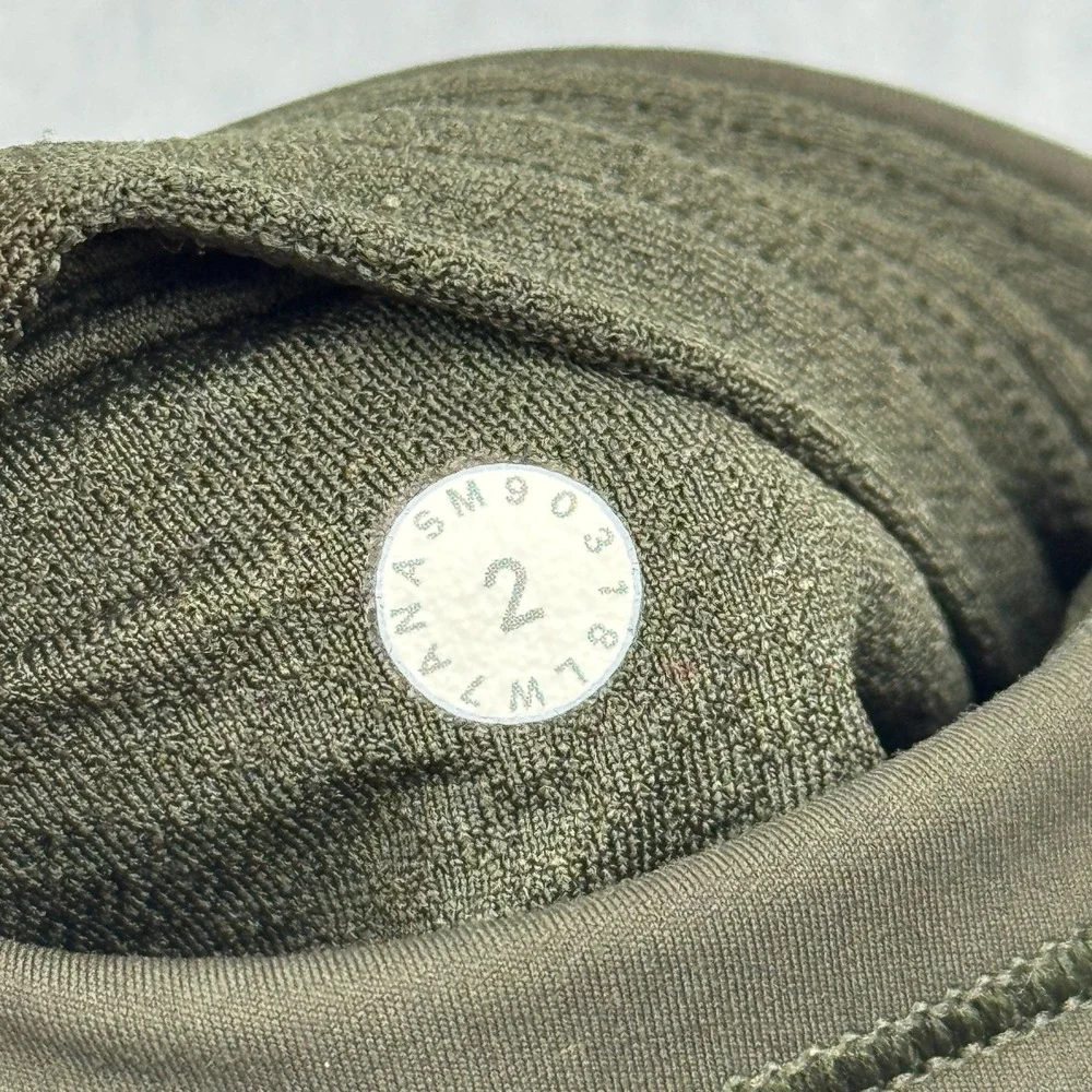 Lululemon Shorts Womens 2 Green Strength & Sweat 8